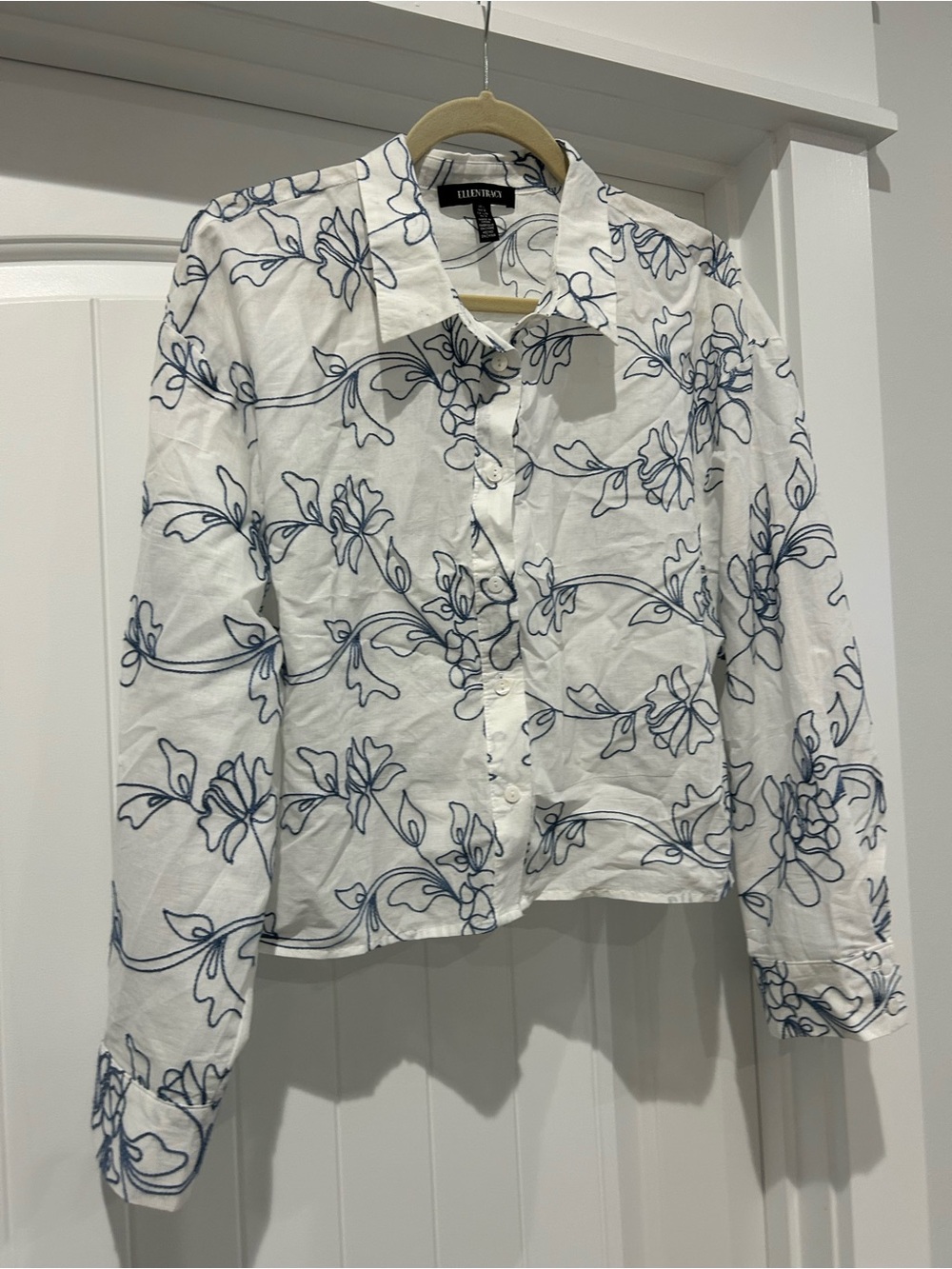 Ellen Tracy White Button-Up Shirt with Navy Floral Outline